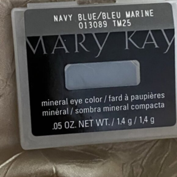 Mary Kay Navy Blue Eyeshadow - Picture 4 of 7